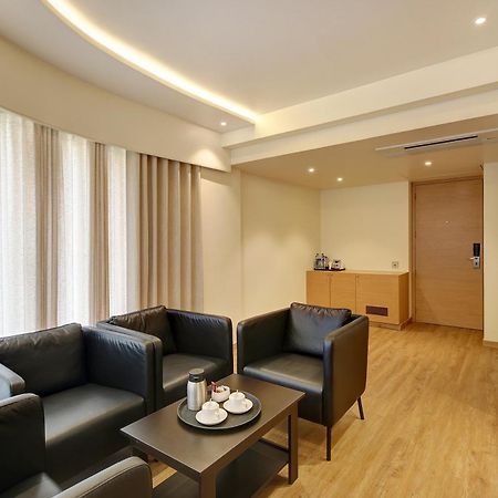 Hotel Mumbai House Ghansoli, 纳威孟买 外观 照片